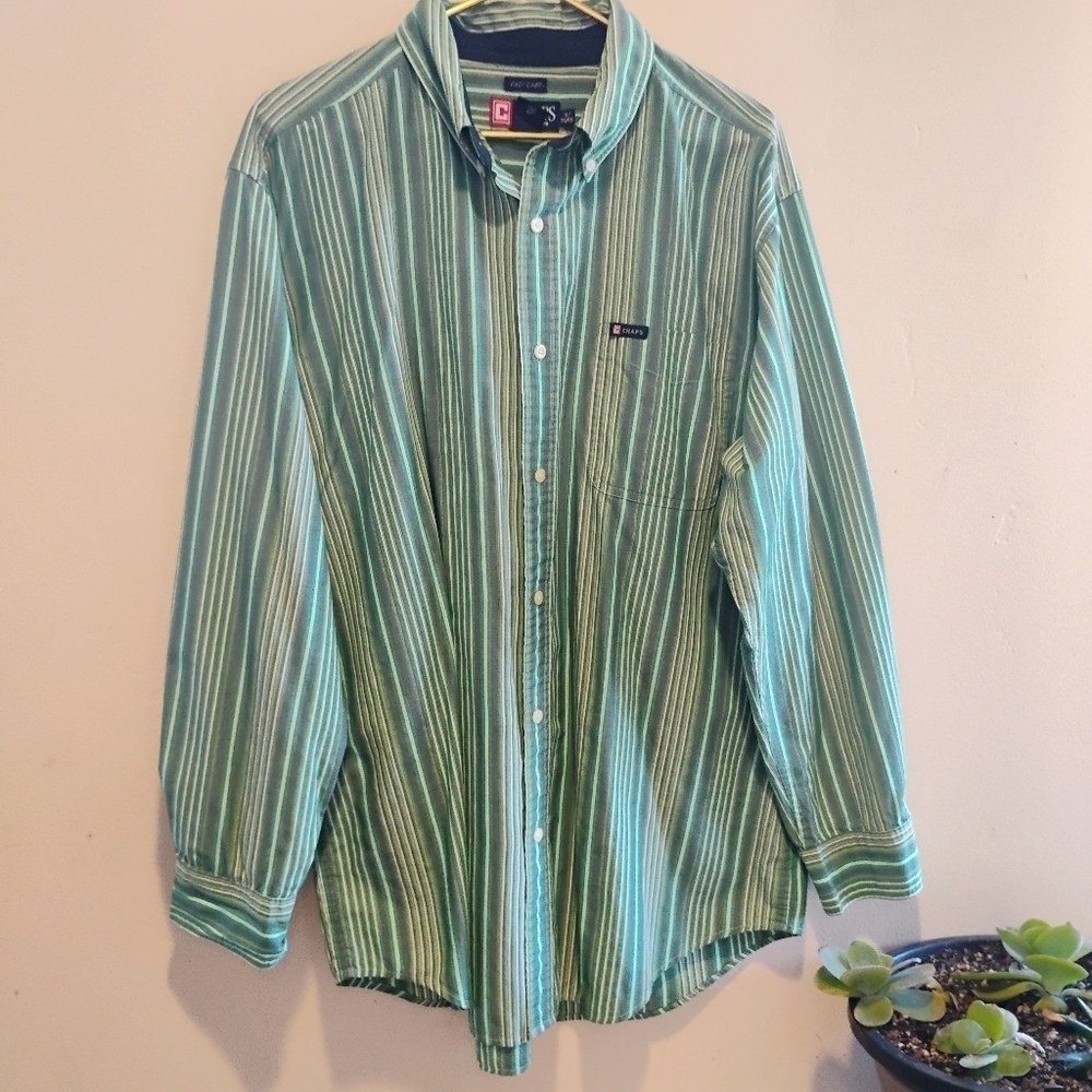 Chaps long sleeve button up green striped dress shirt for men. Size XL.  C64‌